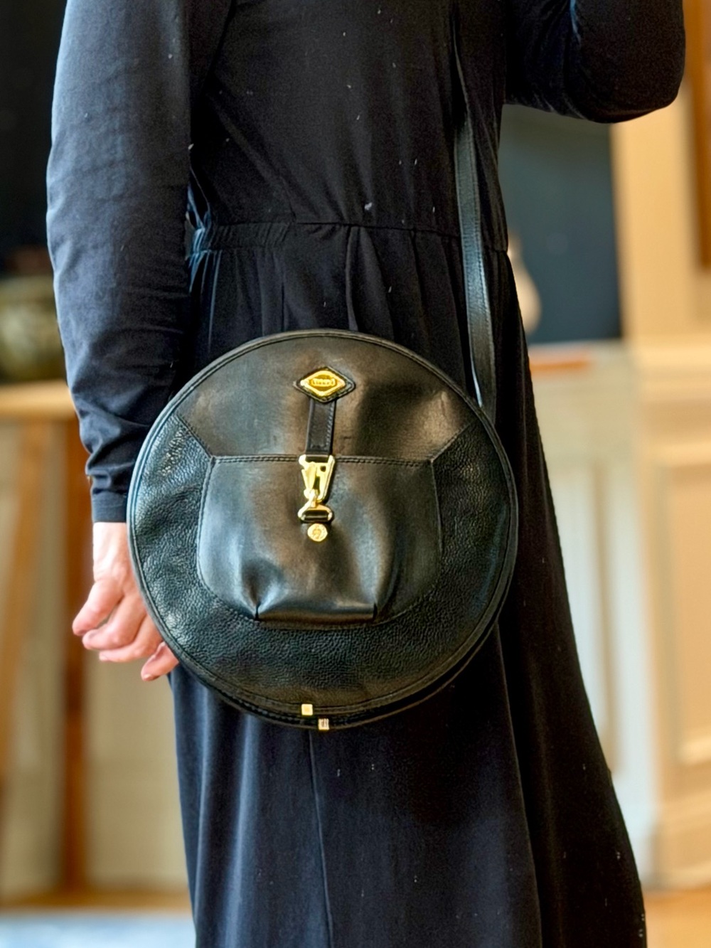 I Santi Milano 1980’s Rare Old Money Made in Italy Black Leather Canteen Bag